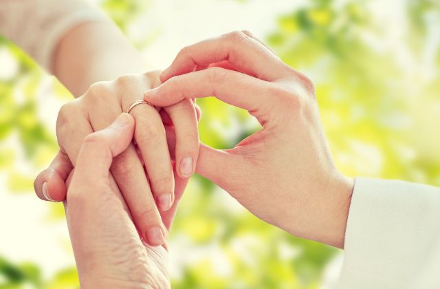 バンプ藤原基央の結婚相手(妻)は亀井絵里?出会いや馴れ初めは?子供がいるかも調べてみました!