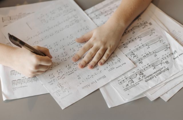ミセスグリーンアップルは歌詞が重い?「嫌いで苦手!」の声があるのはなぜ?