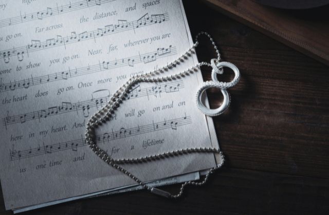 宇多田ヒカルの最高傑作集!かっこいい曲・エモい曲・隠れた名曲まで徹底調査!