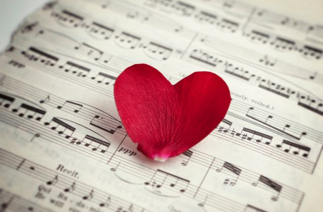目黒蓮の好きな曲！好きなアーティストはヨルシカなの？カラオケ十八番も大調査